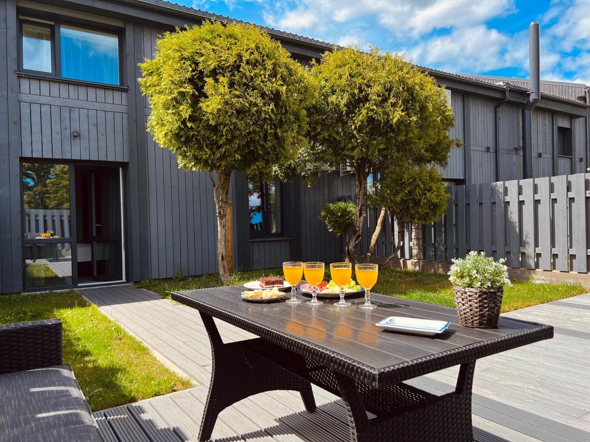 Seaside Apartments 로야 외부 사진